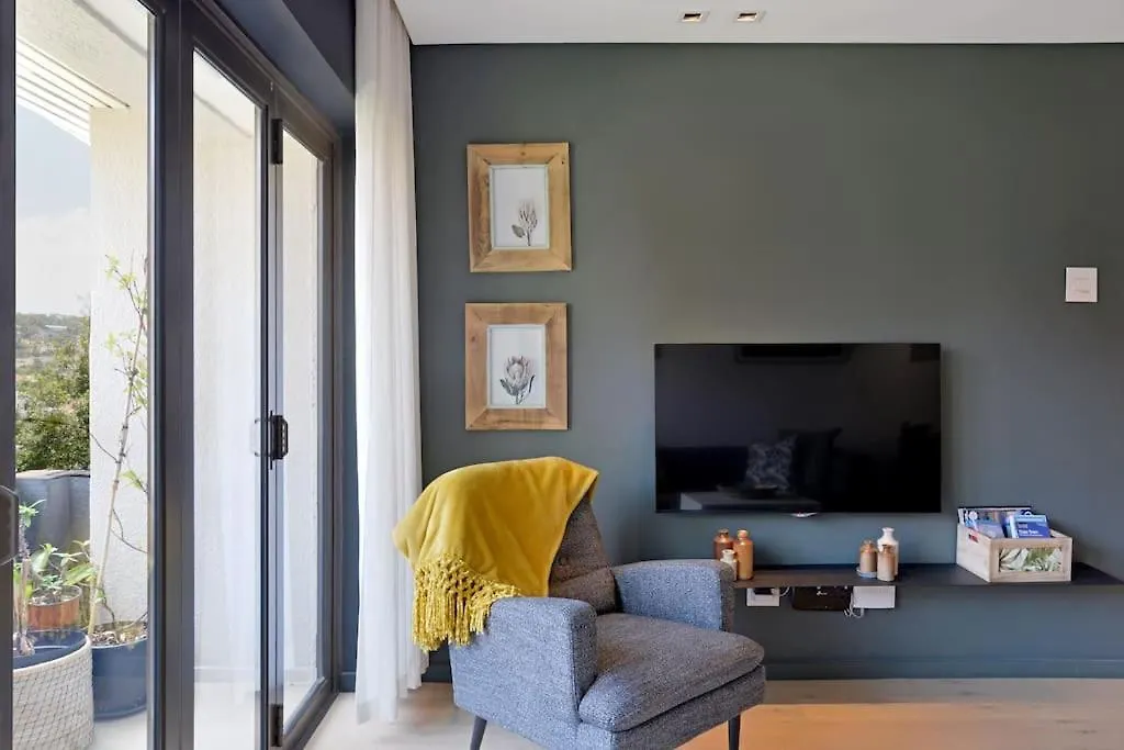 アパート Chic Urban Escape: 2 Bedroom 2 Bath, Near Table Mountain ケープタウン