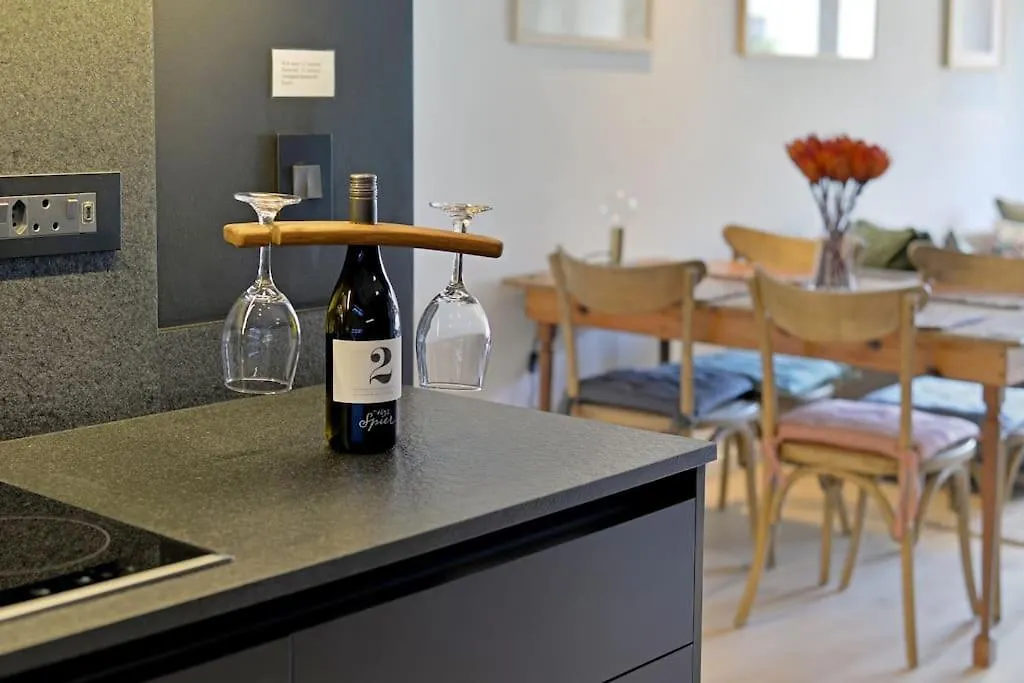 Chic Urban Escape: 2 Bedroom 2 Bath, Near Table Mountain ケープタウン
