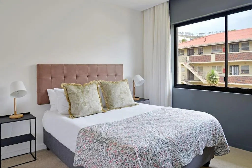 Chic Urban Escape: 2 Bedroom 2 Bath, Near Table Mountain ケープタウン アパート